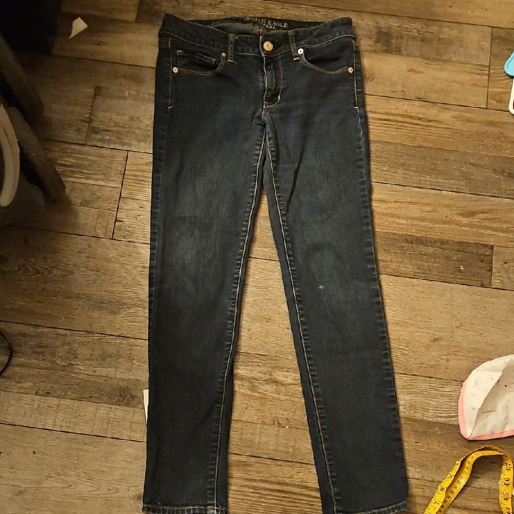 American Eagle Outfitters Dark Blue Jeans. Size 6. Has One Small Spot On Front